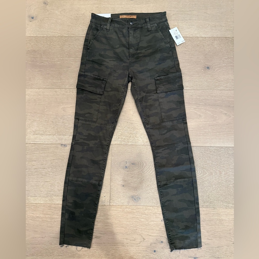 Joe’s Jeans - The Charlie Ankle, Camo, (NWT). Size: 25